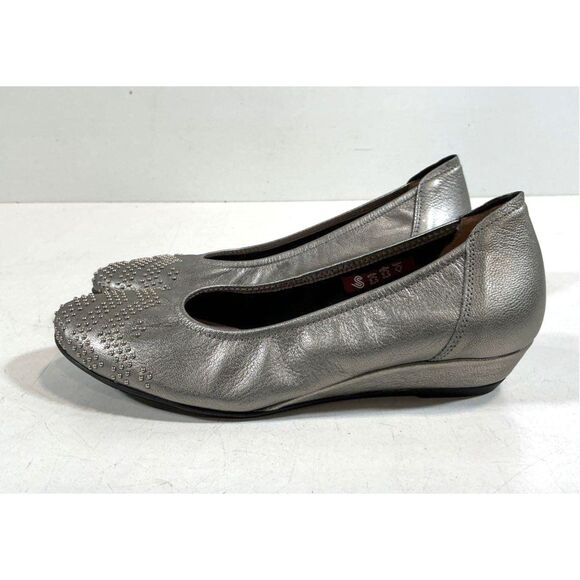 Sabrina's Studded Cap Toe Ballet Flats Women's 37 (6.5) - Picture 4 of 9